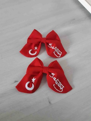 El Işlemesi Atatürk Imzalı Türk Bayraklı Kırmızı Fiyonk Toka