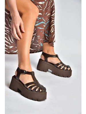 Fox Shoes Y272983109 Kahverengi Kalın Tabanlı Kadın Sandalet Ayakkabı