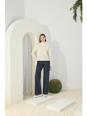 Aker Ekru Fonksiyonel Dantel Detaylı Bluz