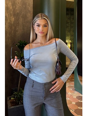 la & vetta Gri Omuzları Açık Uzun Kollu Bluz