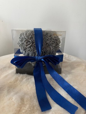 AGAPI Deluxe Yapay Güllü Kutuda Gri Kalp -Hediye Kutusu