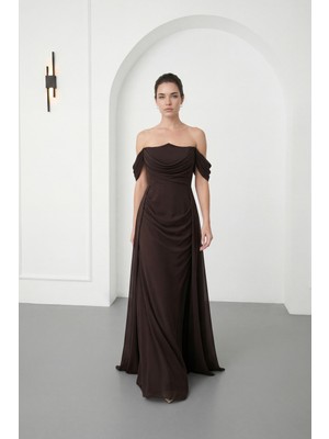 Lafaba Kadın Kahverengi Kayık Yaka Kuyruklu Uzun Şifon Abiye Elbise