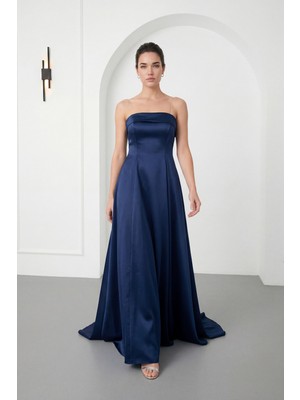 Lafaba Kadın Lacivert Straplez Yaka Saten Uzun Kloş Abiye Elbise