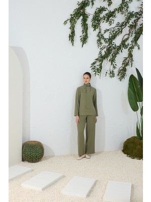 Aker Haki Şal Yaka Bluz