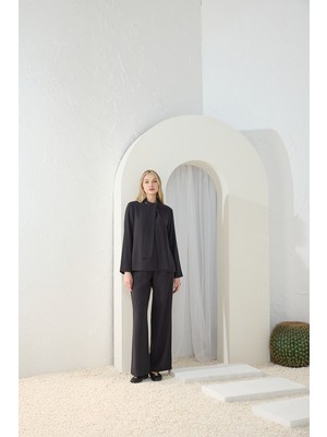 Aker Siyah Pileli Pantolon