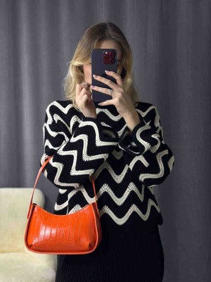 Nues Kadın Kroko Desenli Baget Çanta