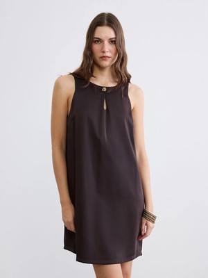 LC Waikiki Lcw Comfort Kahverengi Bisiklet Yaka Kolsuz Mini Elbise