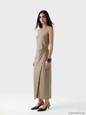 LC Waikiki Lcwaıkıkı Classic Bej Bisiklet Yaka Büzgülü Yırtmaçlı Elbise