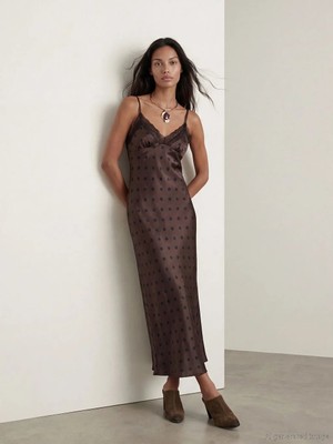 LC Waikiki Lcw Vision Kahverengi V Yaka Puantiyeli Ip Askılı Saten Elbise