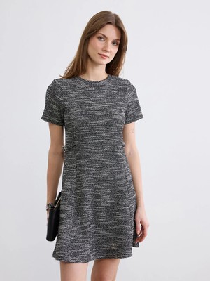 LC Waikiki Lcw Comfort Siyah Bisiklet Yaka Desenli Peplum Mini Elbise