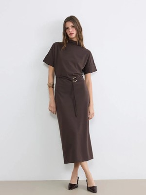 LC Waikiki Lcwaıkıkı Classic Kahverengi Dik Yaka Kemerli Soft Touch Elbise