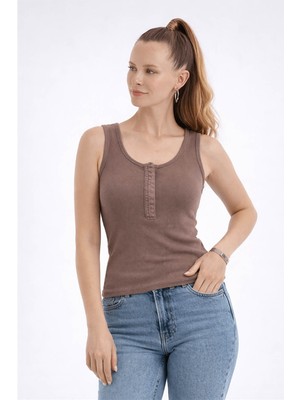 Fashion Friends Önü Çıtçıtlı Kahverengi Kadın Kolsuz T-Shirt 26Y0059K1