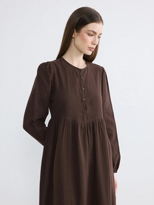 LC Waikiki Lcw Modest Kahverengi Bisiklet Yaka Büzgülü Müslin Elbise
