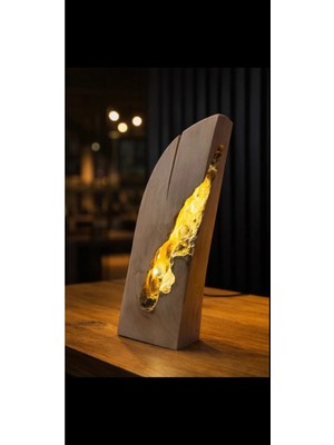 El Yapımı Ahşap LED Dekoratif Masa Lambası – Doğal Ahşap Tasarım Gece Lambası