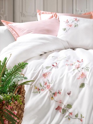 Colezium 3D Nakışlı Çift Kişilik Saten Nev Takımı Luna Pudra