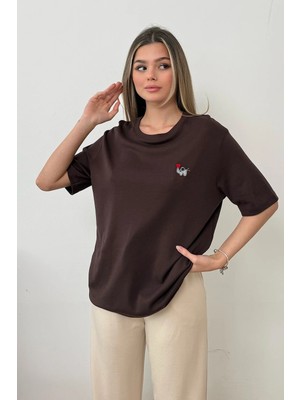 Giysa Kadın Bisiklet Yaka Fil Nakışlı %100 Pamuklu T-Shirt Kahverengi - 26Y 26729