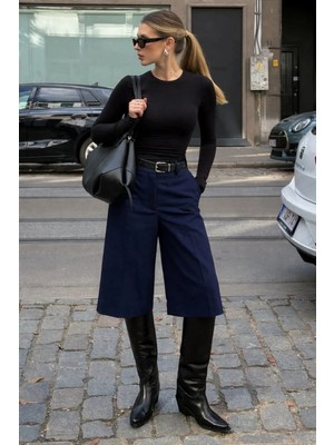 Madmext Lacivert Yüksek Bel Kloş Kadın Bermuda Şort MG2590