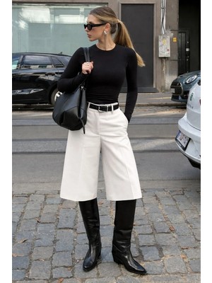 Madmext Beyaz Yüksek Bel Kloş Kadın Bermuda Şort MG2590