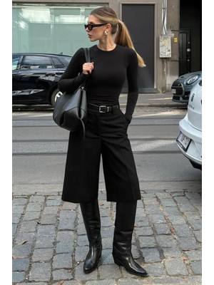 Madmext Siyah Yüksek Bel Kloş Kadın Bermuda Şort MG2590