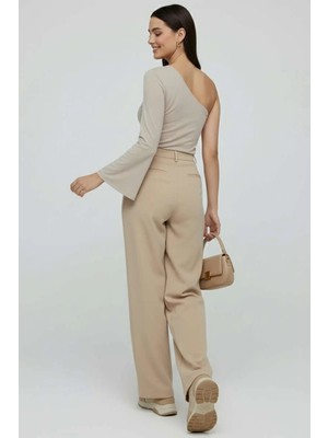 Esranın Dünyası Tek Omuzlu Basic Bluz Vizon