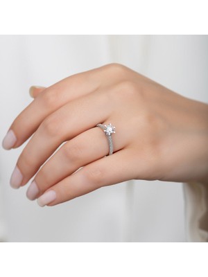 Makdis Pırlanta 0.75 Karat Hrd Sertifikalı Tektaş Pırlanta Yüzük