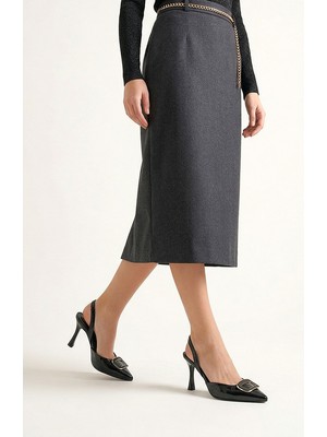 Gökhan Talay Terya  Esnek Kaymaz Taban Siyah Rugan Orta Topuklu (8 Cm) Kemik Toka Detaylı Topuklu Ayakkabı