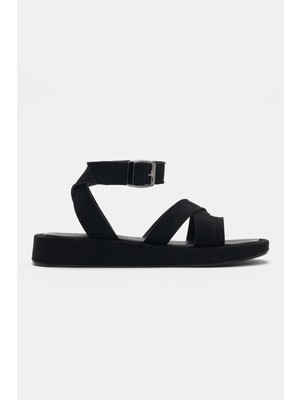 Selin Shoes Doren Tek ve Ön Çarpraz Bant Detaylı Bilek Tokalı Kadın Sandalet- Siyah Süet