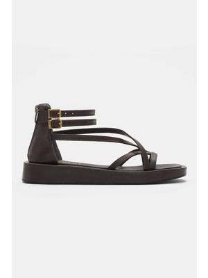 Selin Shoes Lony Ön Çarpraz Detaylı Bilek Tokalı Kadın Sandalet- Kahverengi