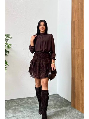 Neşeli Butik Kadın Kahverengi Eteği Flok Baskılı Dik Yaka Vatkalı Şifon Elbise NBMY3863