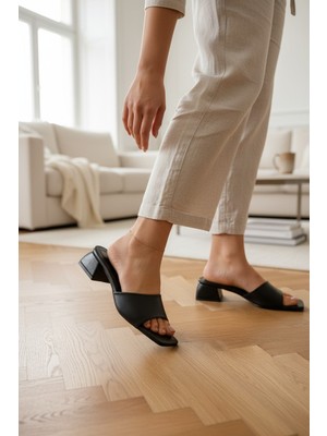 Enoch Kadın Yalın Sade Tasarım Küt Burun Blok Topuklu Terlik
