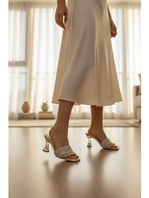 Enoch Kadın Çoklu Taşlı Şerit Bantlı Şeffaf Kadeh Topuklu Terlik