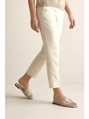 Gökhan Talay Alenya  Bej Cilt Kemik Toka Detaylı Kadın Terlik