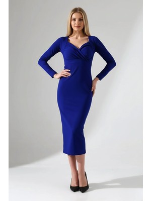 Kadın Kalp Yaka Yırtmaçlı Uzun Kollu Uzun Elbise