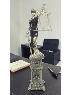 Elifeshop Lüks Polyester Themis Adalet Heykeli 36 cm Dekoratif Biblo Terazi Figür Ev Ofis Vitrin Hediyesi Şık