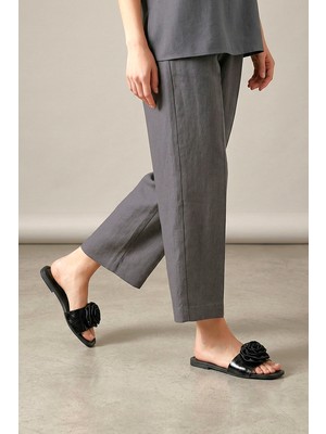 Gökhan Talay Rosenya Siyah Rugan El Yapımı  Gül Detaylı Kadın Terlik