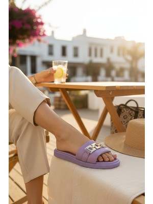 Enoch Kadın Ortopedik Tabanlı Gold Zincir Aksesuar Detaylı Tek Bantlı Terlik