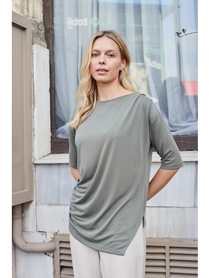 Jument Kadın Likralı Ipeksi Dokulu Modal Penye Kayık Yaka Dirsek Üstü Pileli Asimetrik Bluz-Haki