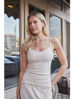 Jument Kadın Desenli Tül İp Askılı Atlet-Bej