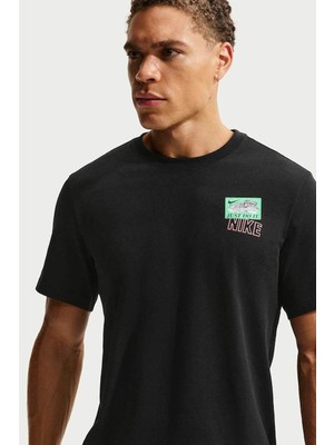 Nike Train Stickers Baskılı Erkek Kısa Kollu Tişört