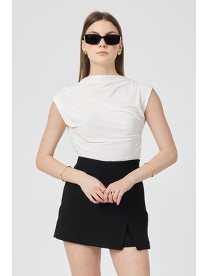 Segnante Kadın Ekru Omuzları Drapeli Kolsuz Sandy Bluz