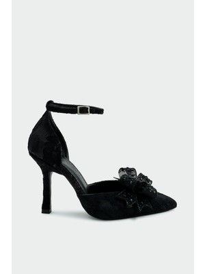 Laminta Rodop Taşlı Fiyonk Detaylı Siyah Kadın Topuklu Ayakkabı