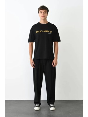 Hiccup Erkekler Janes Büyük Boy Yazı Baskılı Yuvarlak Yaka Tişört Siyah