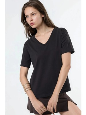 Hiccup Kadınlar Busem V-Yaka Düz Örme Tişört Siyah