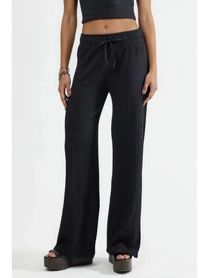Hiccup Kadınlar Busem Dokulu Geniş Paça Pantolon Siyah