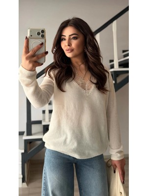 Elisin Ekru Yakadan Dantelli Merserize Bluz