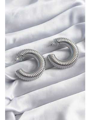 Clariss Üreticiniz Pirinç Gümüş Renk Işleme Halka Model Kadın Küpe YN1348