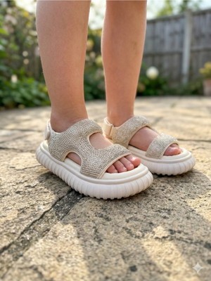 Marcomen Marco Kids Yumuşak Anatomik Taban Taşlı Kız Çocuk Sandalet