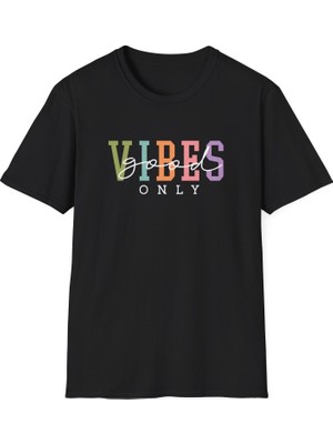 Tişört Kodu “good Vibes Only” Regular Fit Tişört – Renkli Minimal Yazı Tasarım