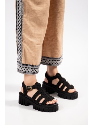 Shemard Kadın Siyah Triko Örgü Yüksek Taban Toka Detaylı Sandalet