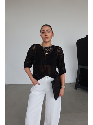 Özge Özgenç Kısa Kol Ajurlu Triko